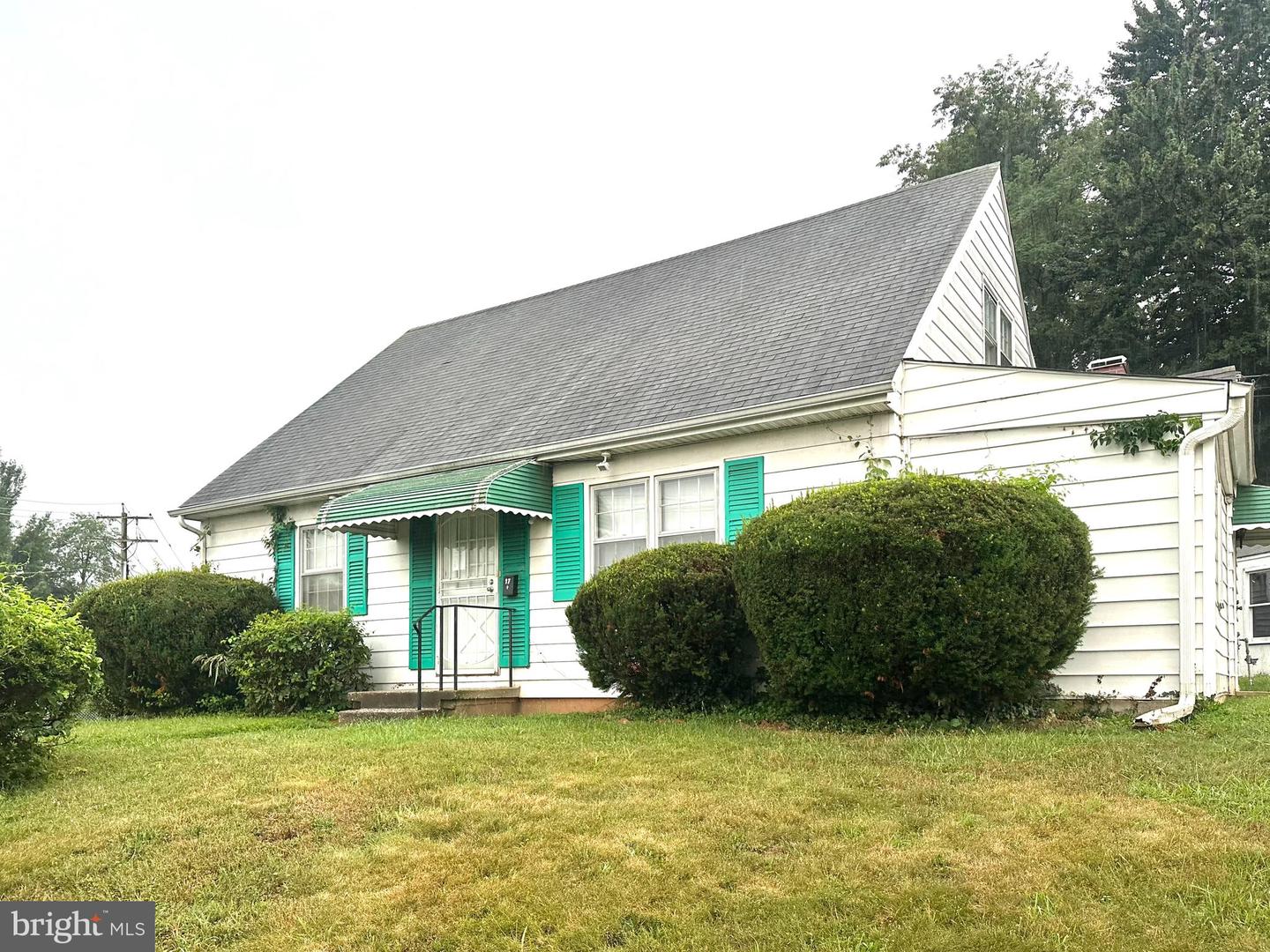 17 S Ritters Ln Property Photo 1