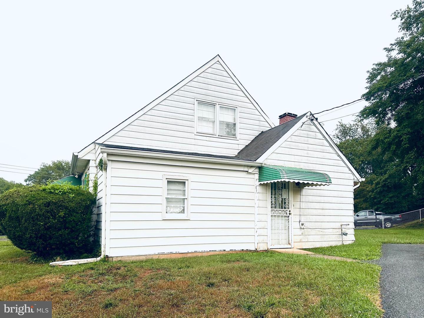 17 S Ritters Ln Property Photo 1