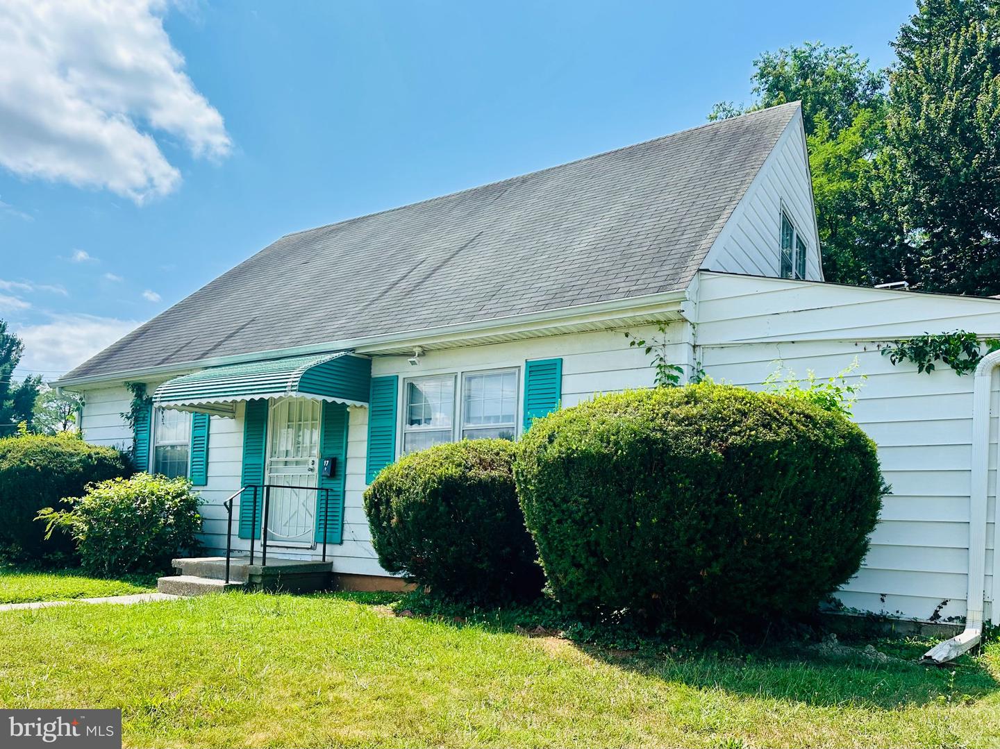17 S Ritters Ln Property Photo 3
