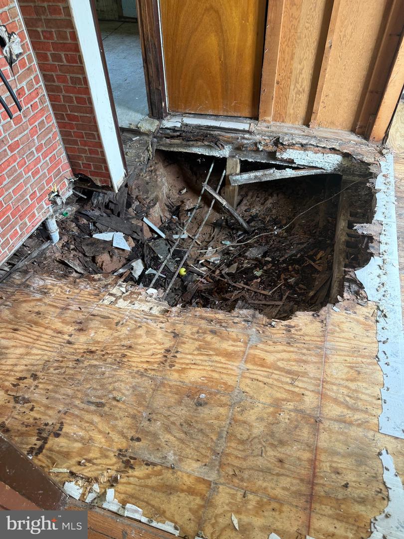 1225 Fuselage Ave Property Photo 7