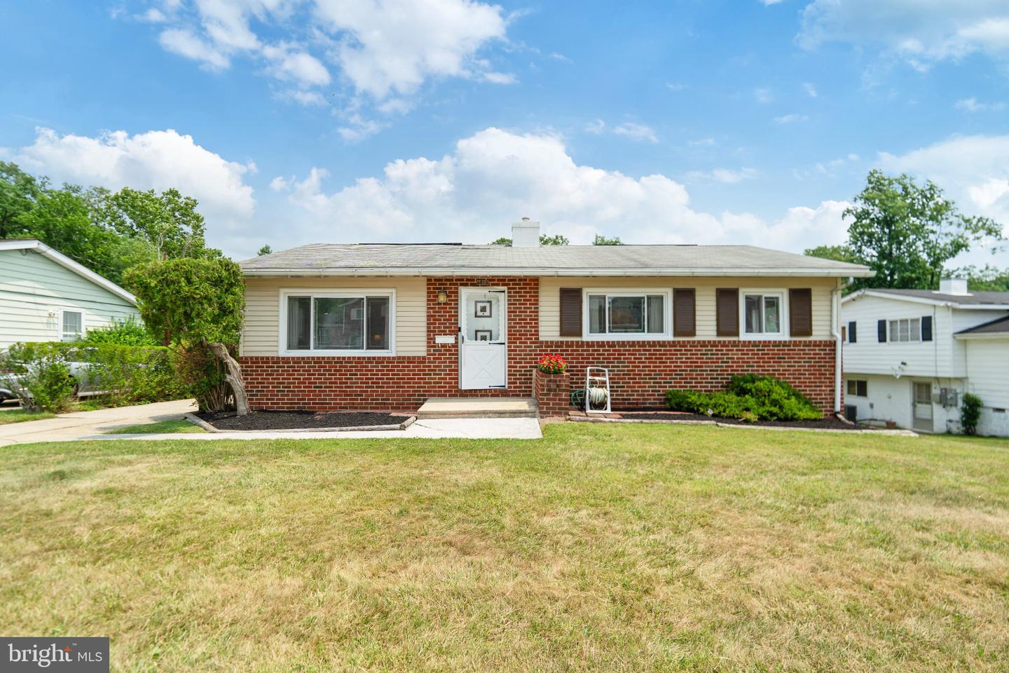 6812 Fox Meadow Rd Property Photo 1