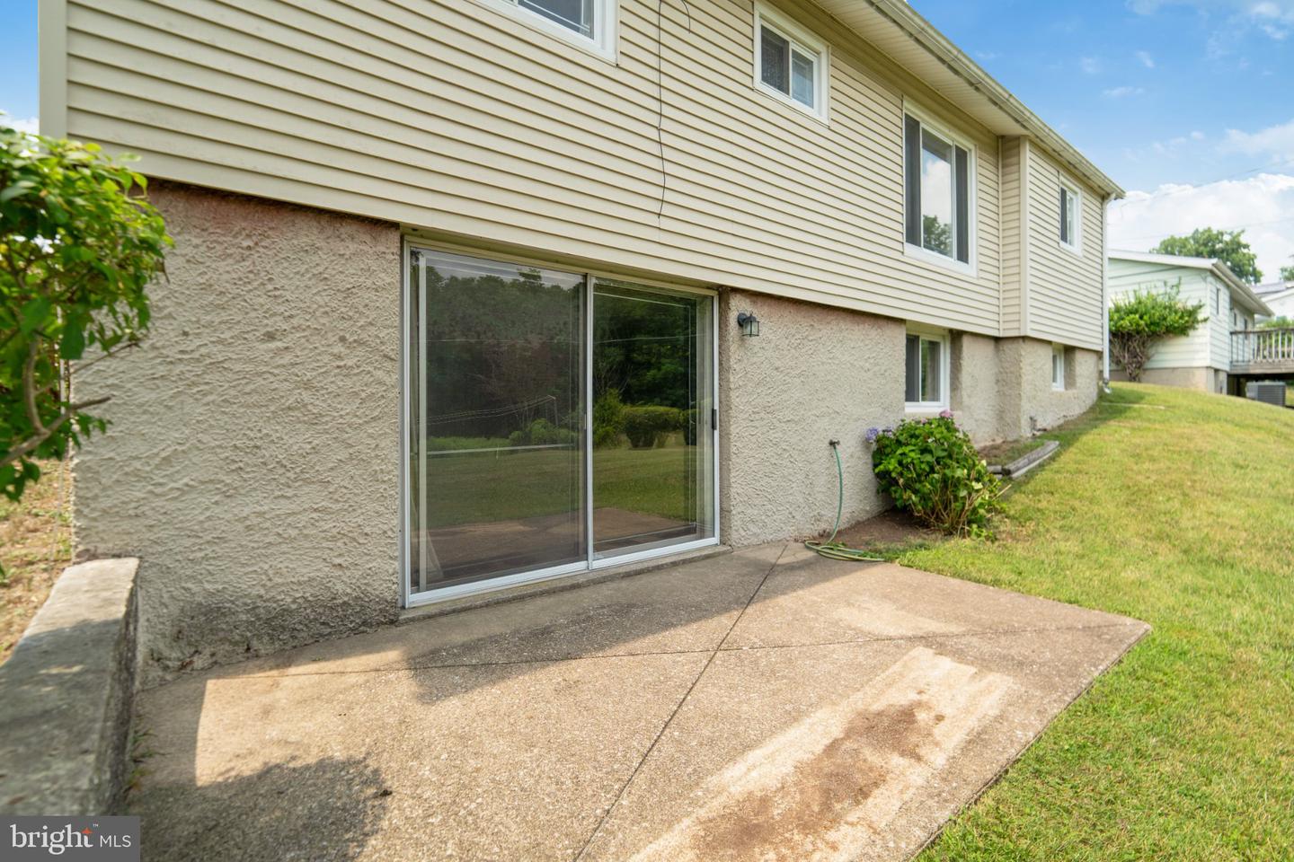 6812 Fox Meadow Rd Property Photo 4