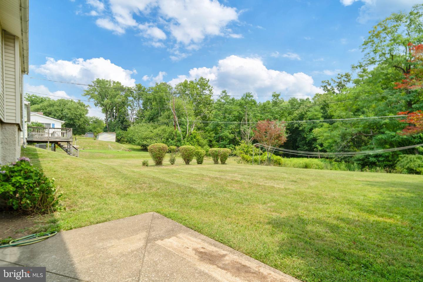 6812 Fox Meadow Rd Property Photo 5
