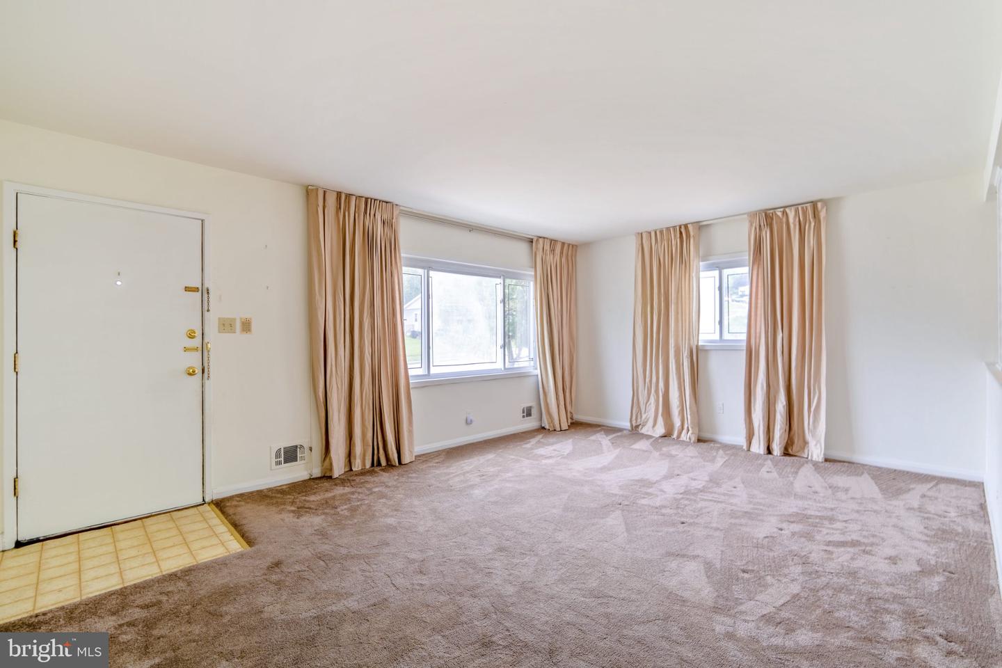 6812 Fox Meadow Rd Property Photo 6
