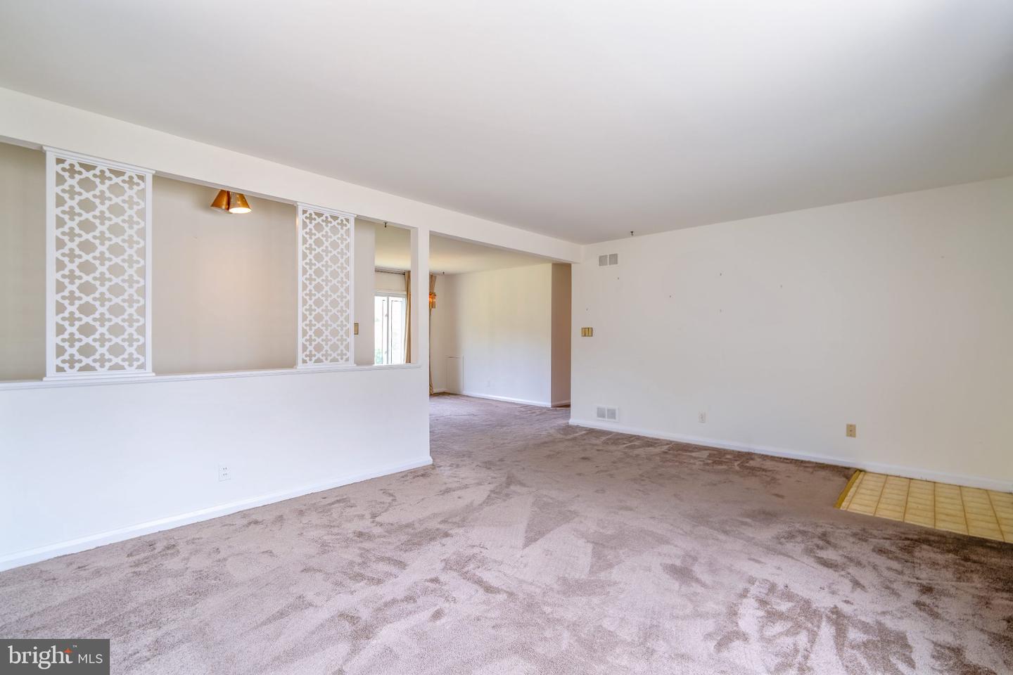 6812 Fox Meadow Rd Property Photo 7
