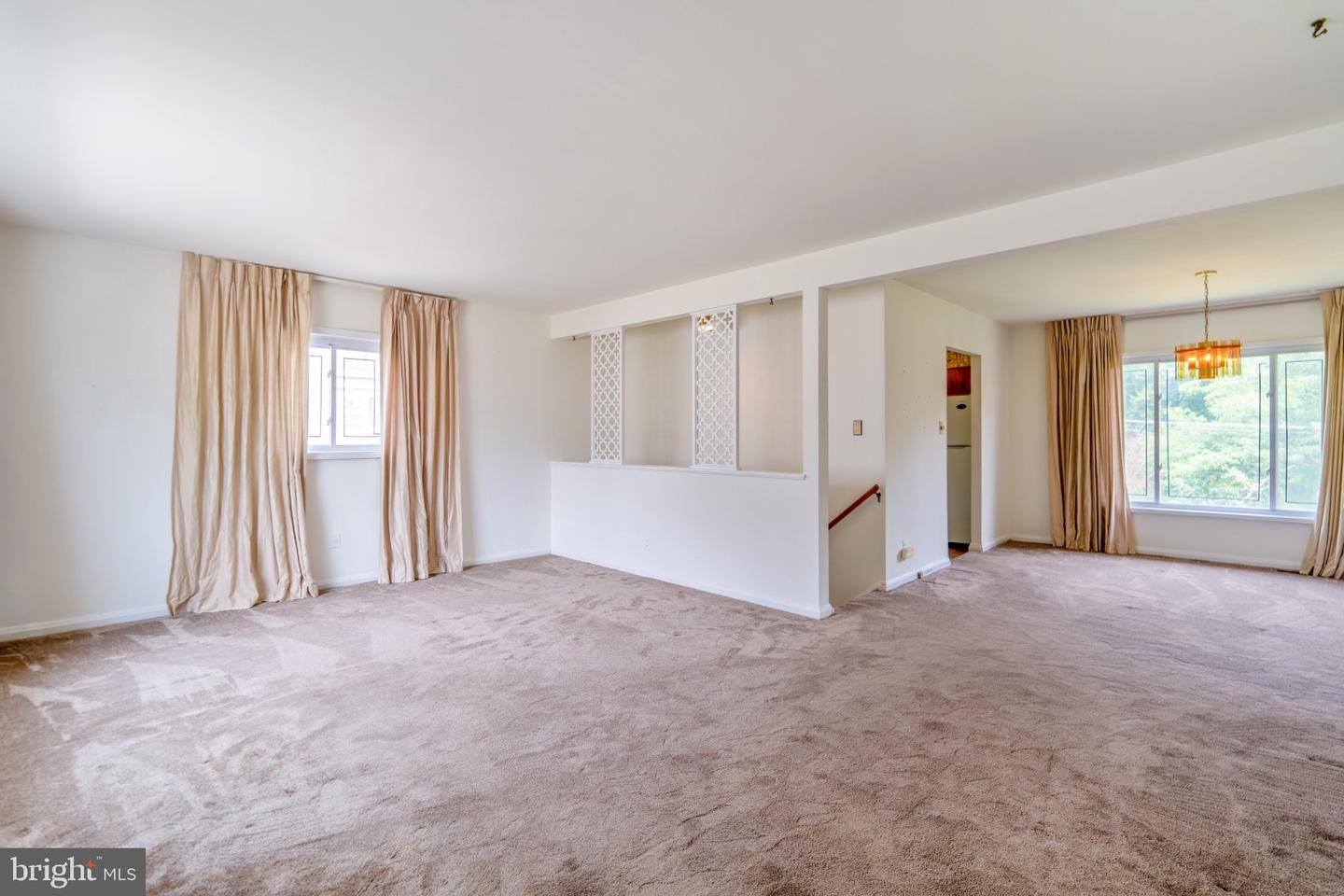 6812 Fox Meadow Rd Property Photo 8