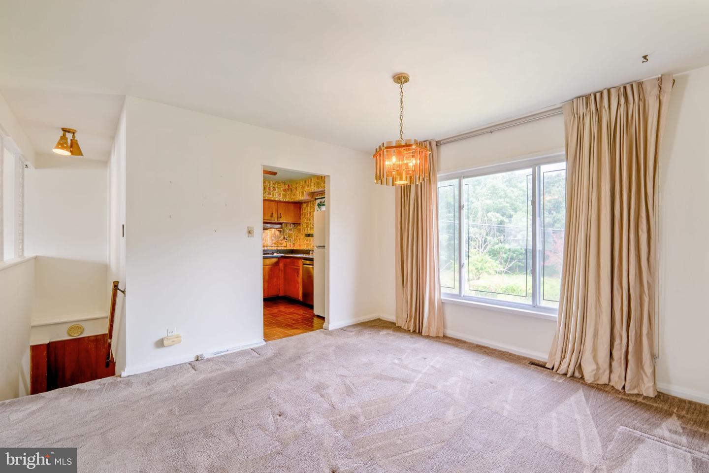 6812 Fox Meadow Rd Property Photo 9