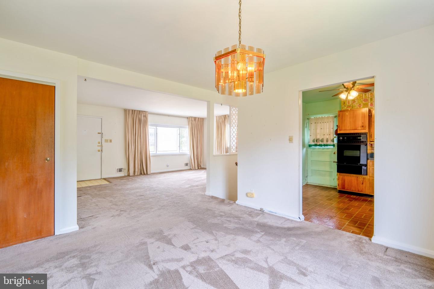 6812 Fox Meadow Rd Property Photo 10
