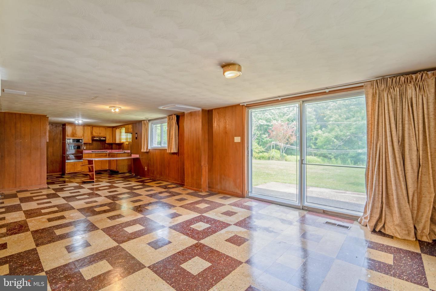 6812 Fox Meadow Rd Property Photo 18