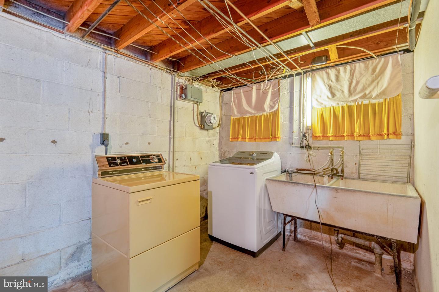 6812 Fox Meadow Rd Property Photo 23