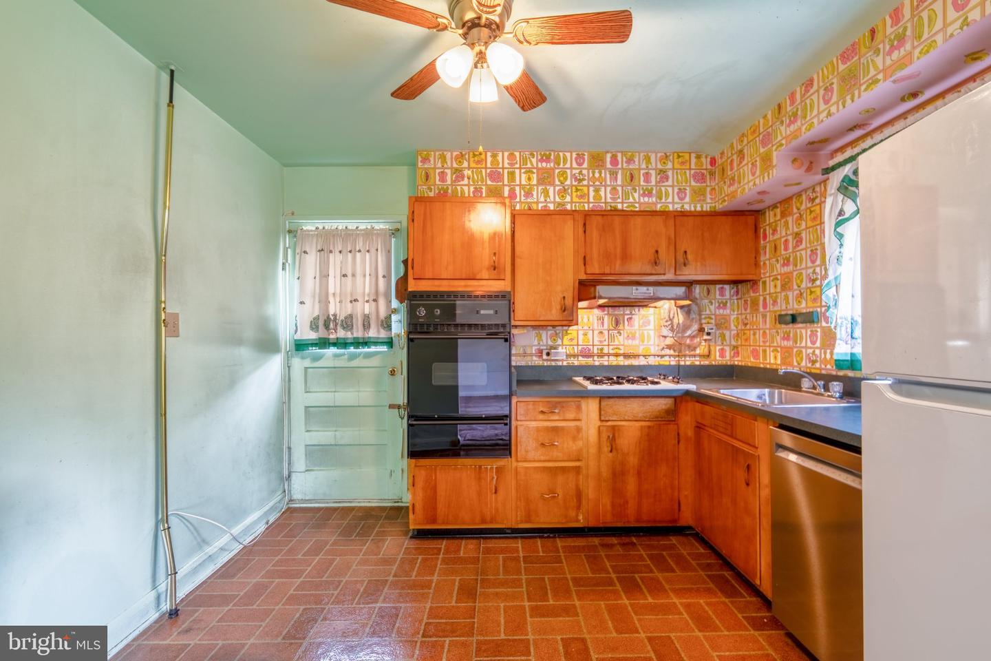 6812 Fox Meadow Rd Property Photo 26