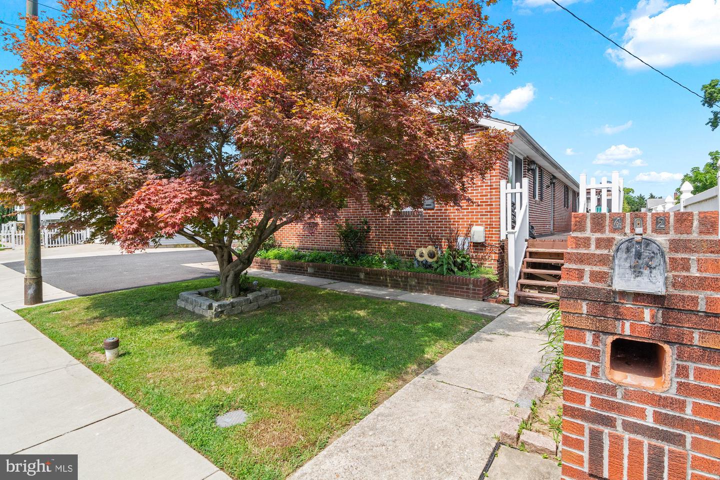 402 Delaware Ave Property Photo 2