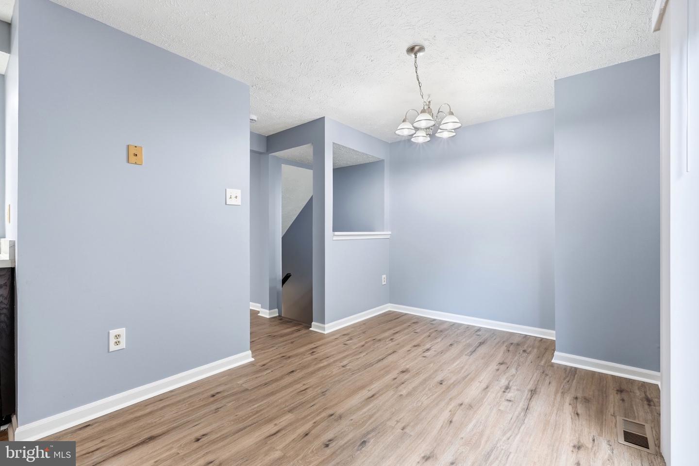 2013 Cedar Barn Way Property Photo 11