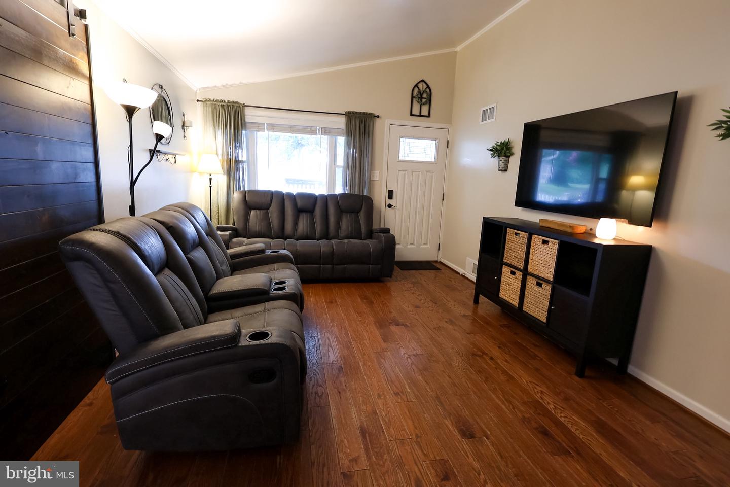 7636 Dunmanway Property Photo 9
