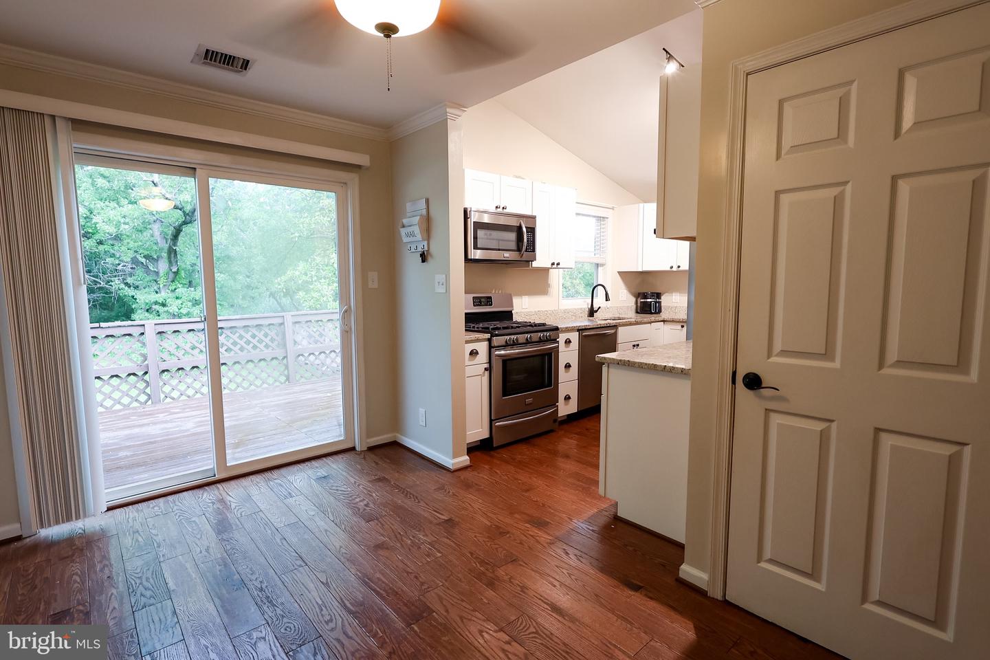 7636 Dunmanway Property Photo 10