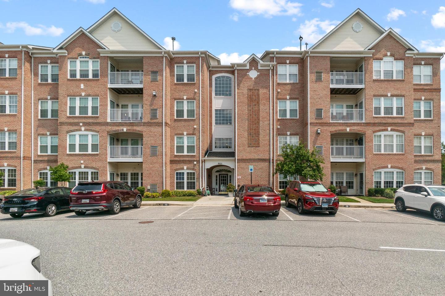9501 Kingscroft Ter #h Property Photo 1