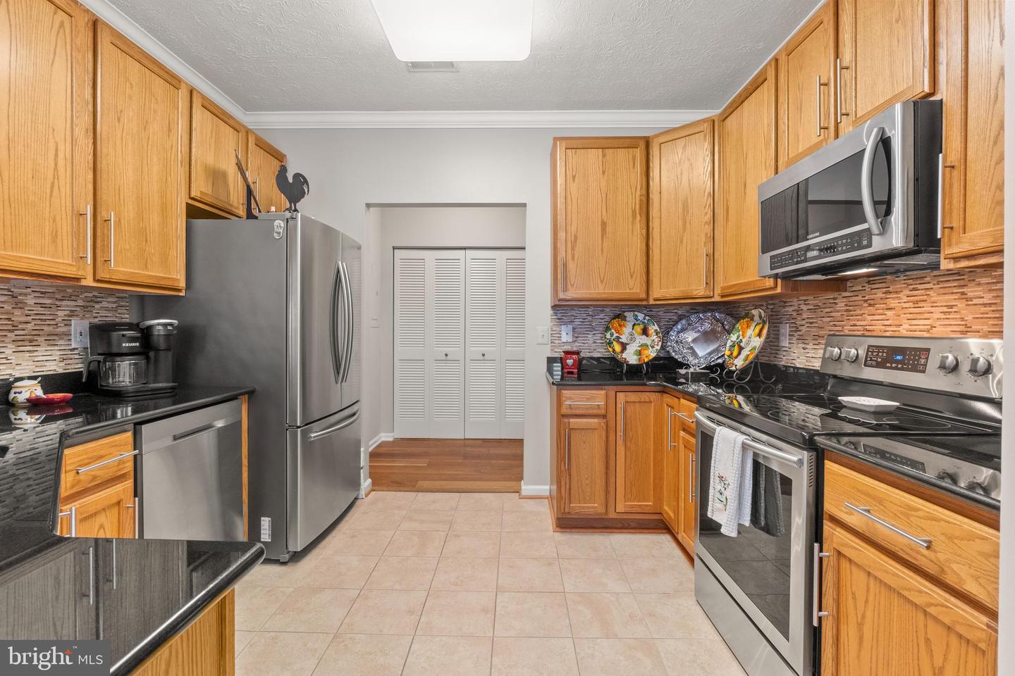 9501 Kingscroft Ter #h Property Photo 13