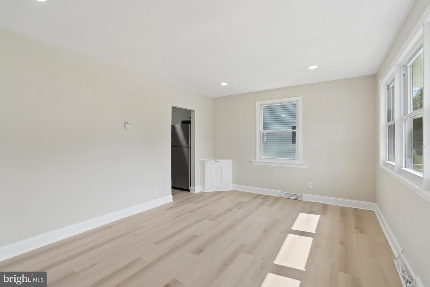 709 Templecliff Property Photo 4