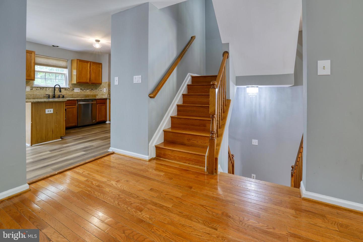 30 Flaxleaf Ct Property Photo 6