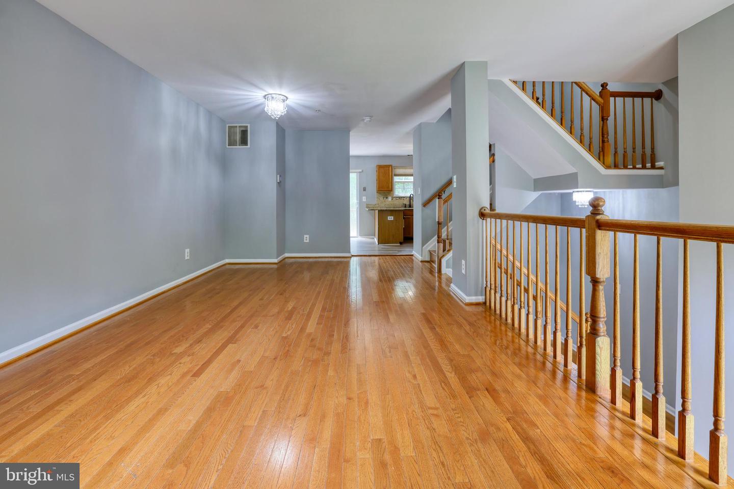 30 Flaxleaf Ct Property Photo 7