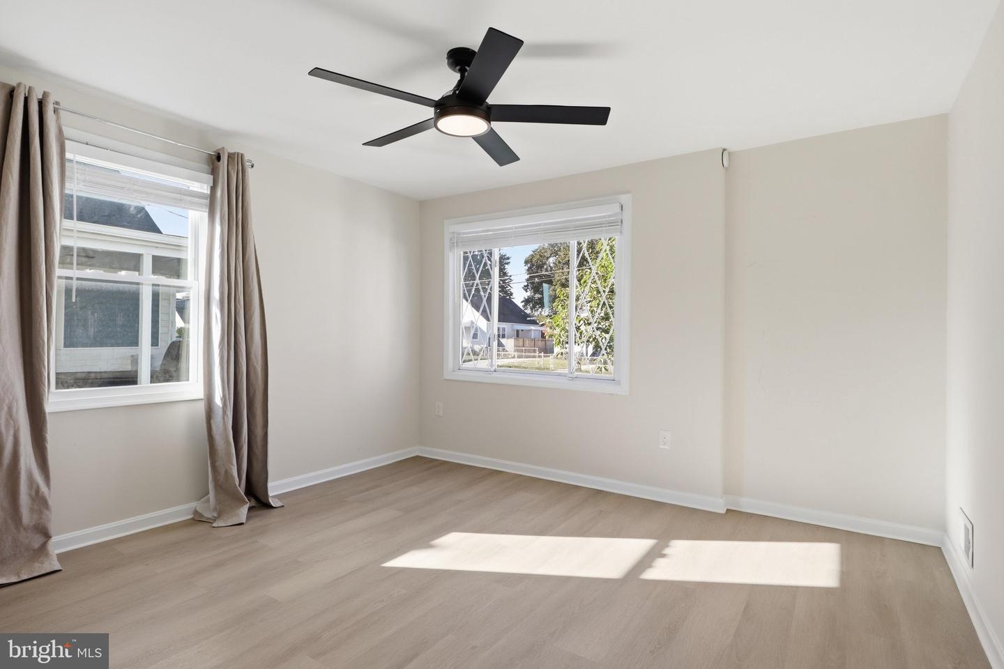 405 S Taylor Ave Property Photo 15