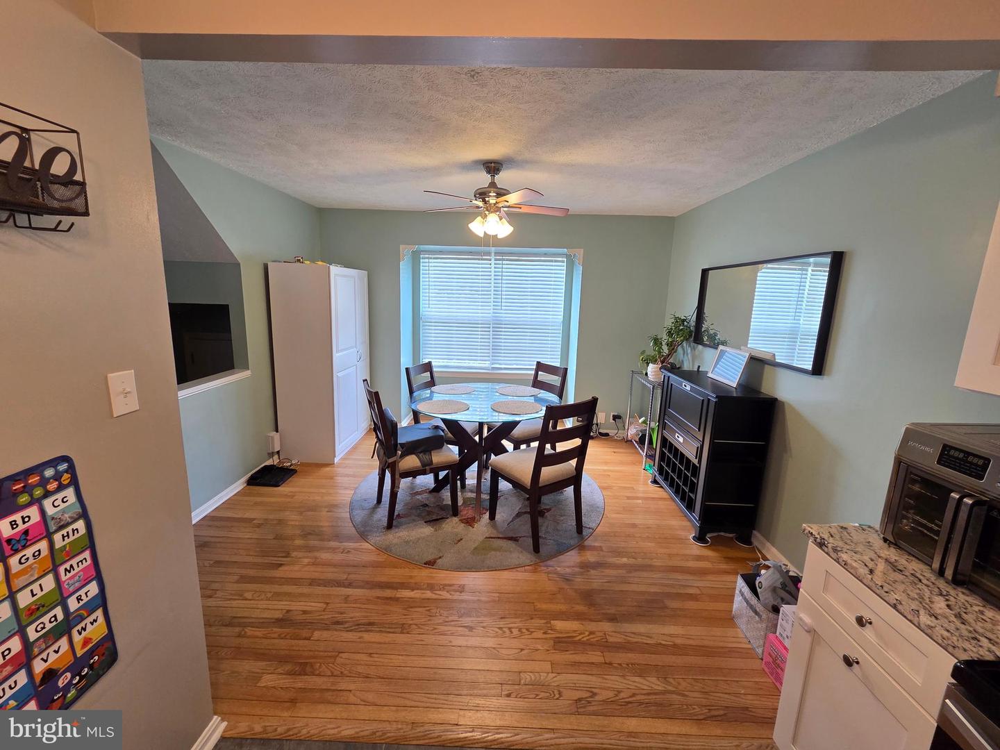 228 Oak Leaf Property Photo 11