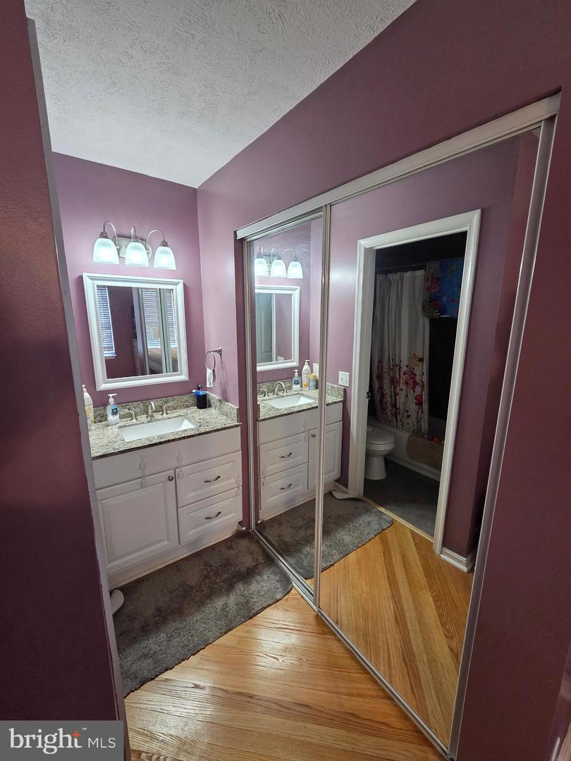 228 Oak Leaf Property Photo 25