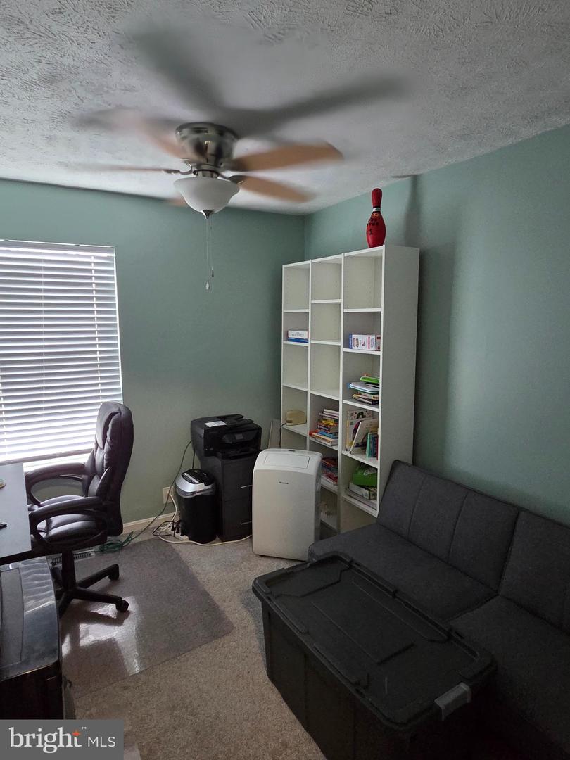 228 Oak Leaf Property Photo 30