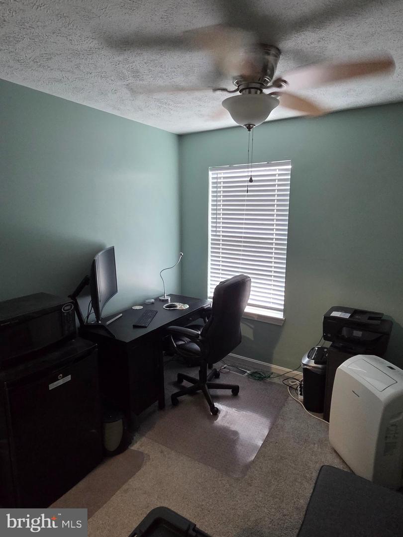 228 Oak Leaf Property Photo 31