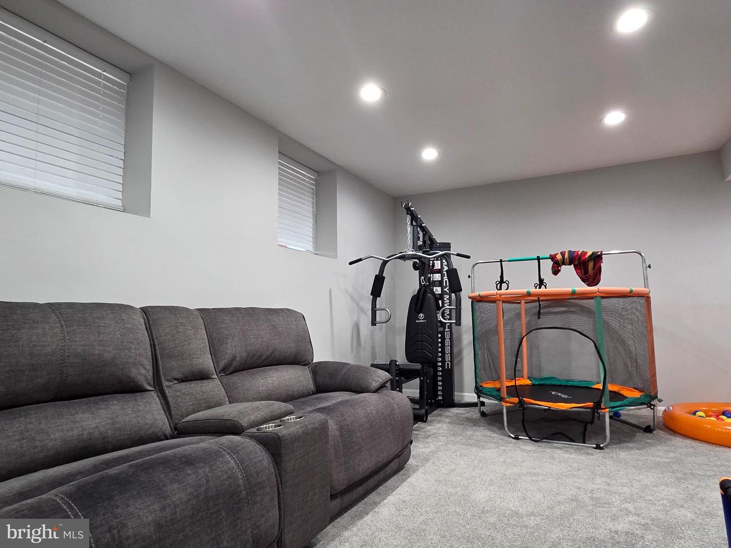 228 Oak Leaf Property Photo 34