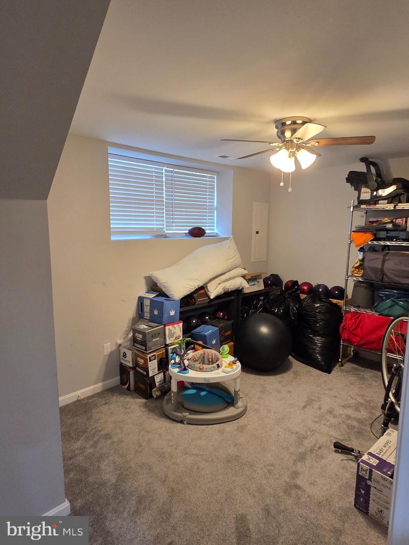 228 Oak Leaf Property Photo 40