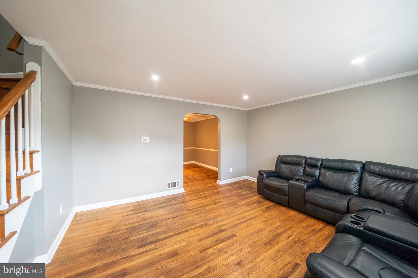705 Eastshire Dr Property Photo 3