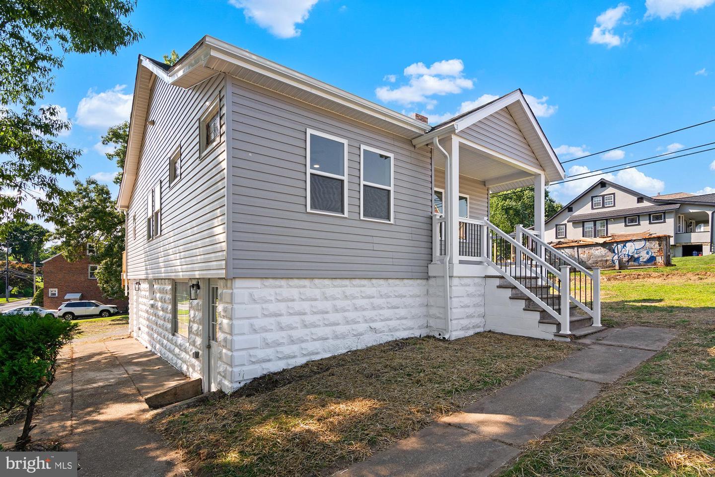2 Linhigh Property Photo 1