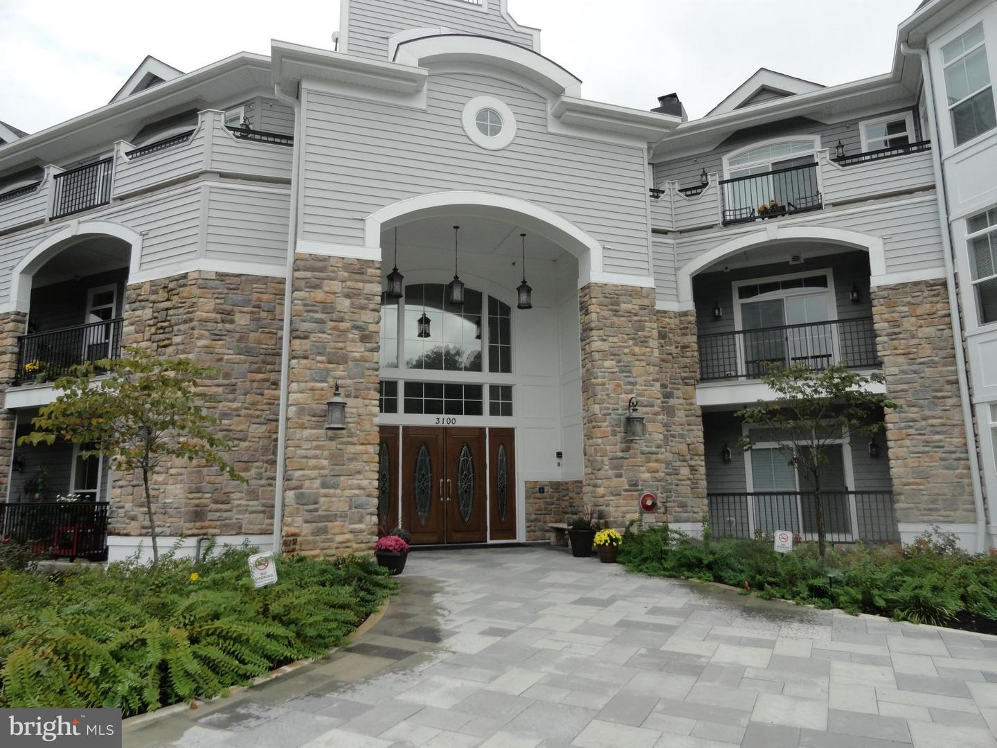 3100 STONE CLIFF DR #201 Property Photo 1