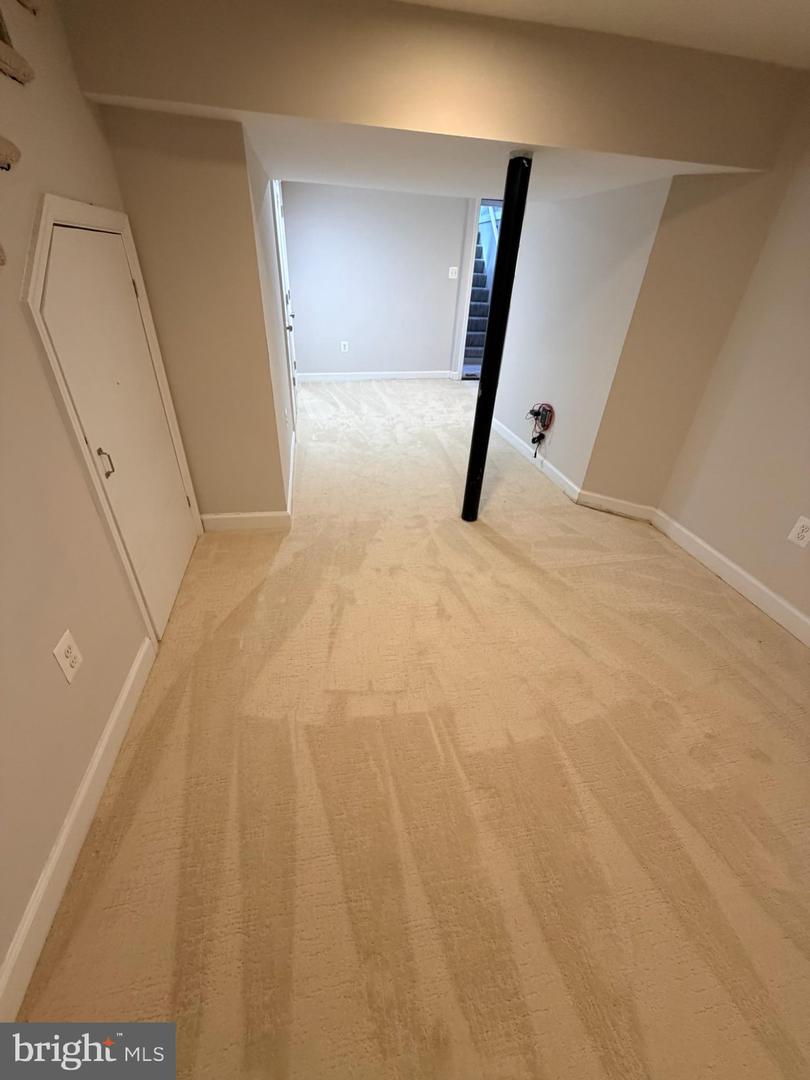 8022 Wallace Property Photo 22