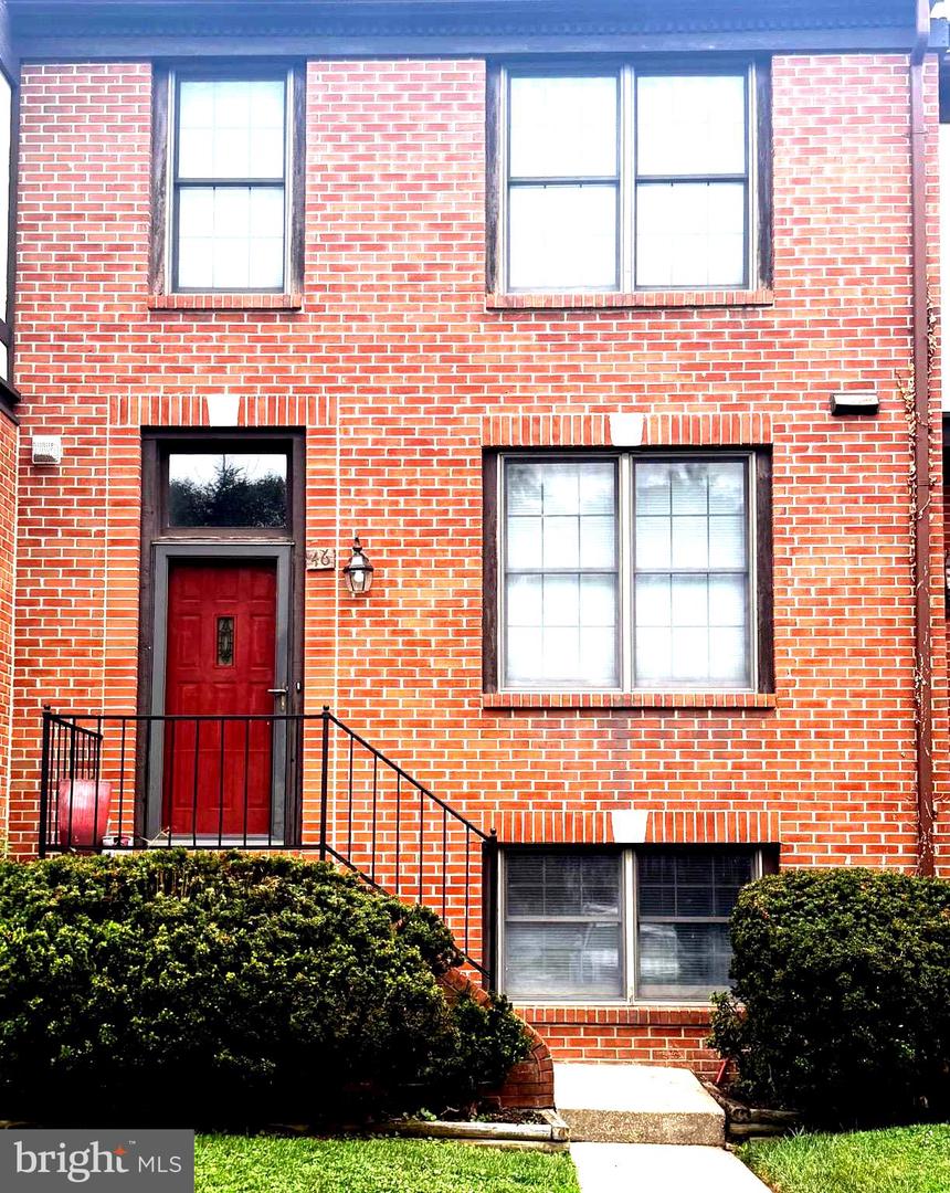 46 Rhodes Pl Property Photo 1