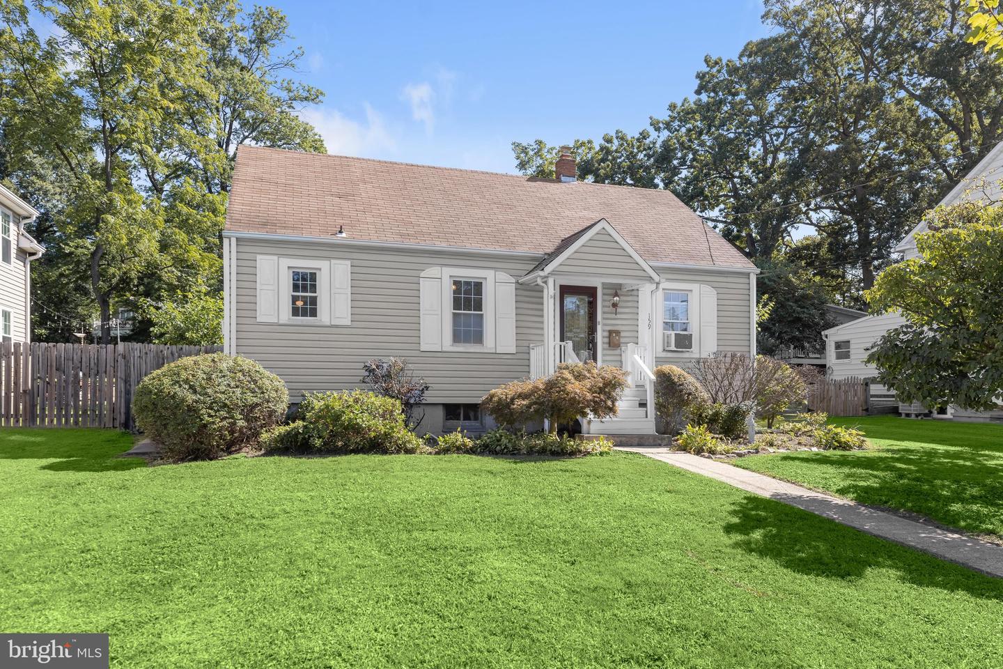159 SANFORD AVE Property Photo 1