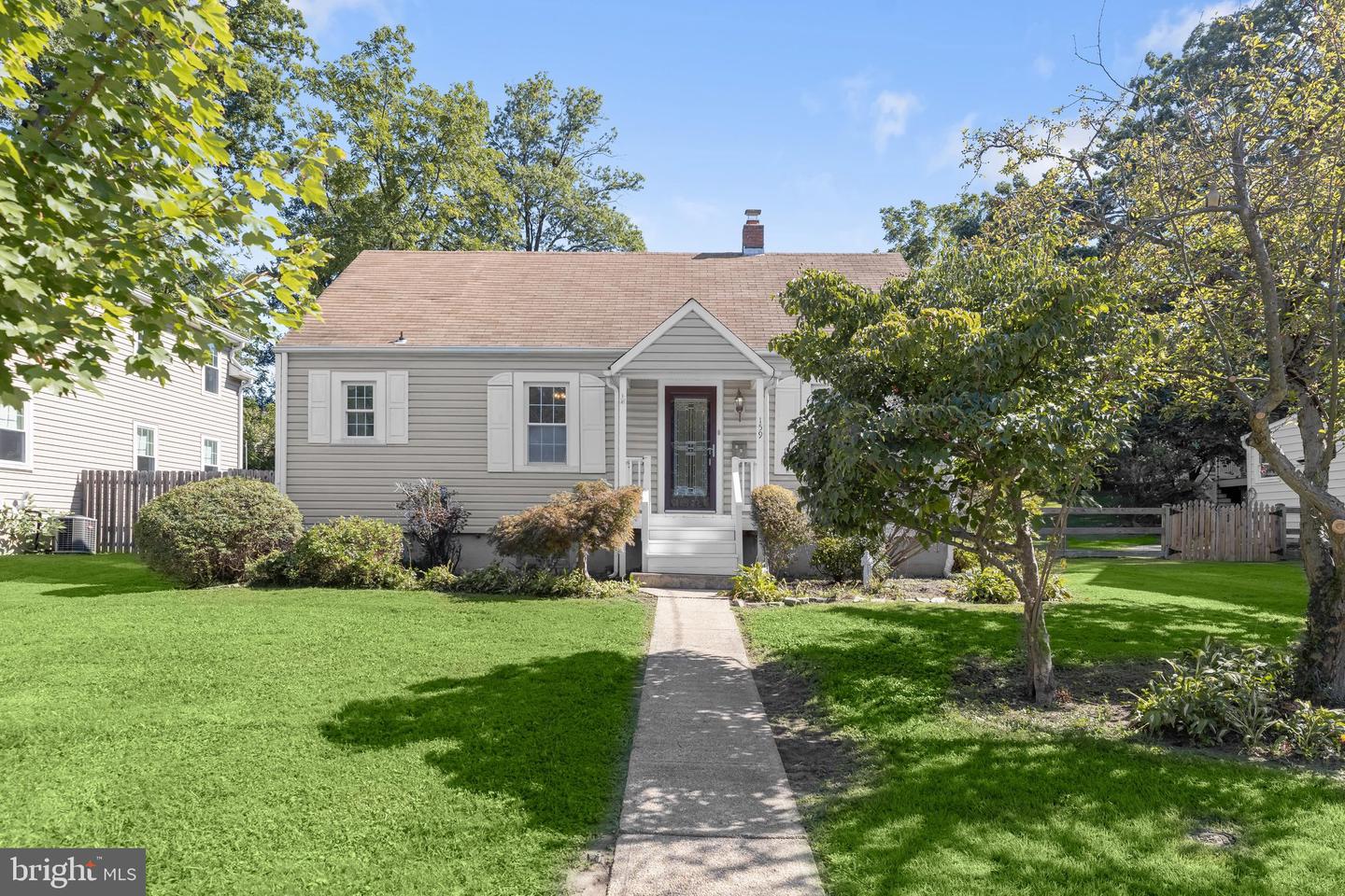 159 SANFORD AVE Property Photo 1
