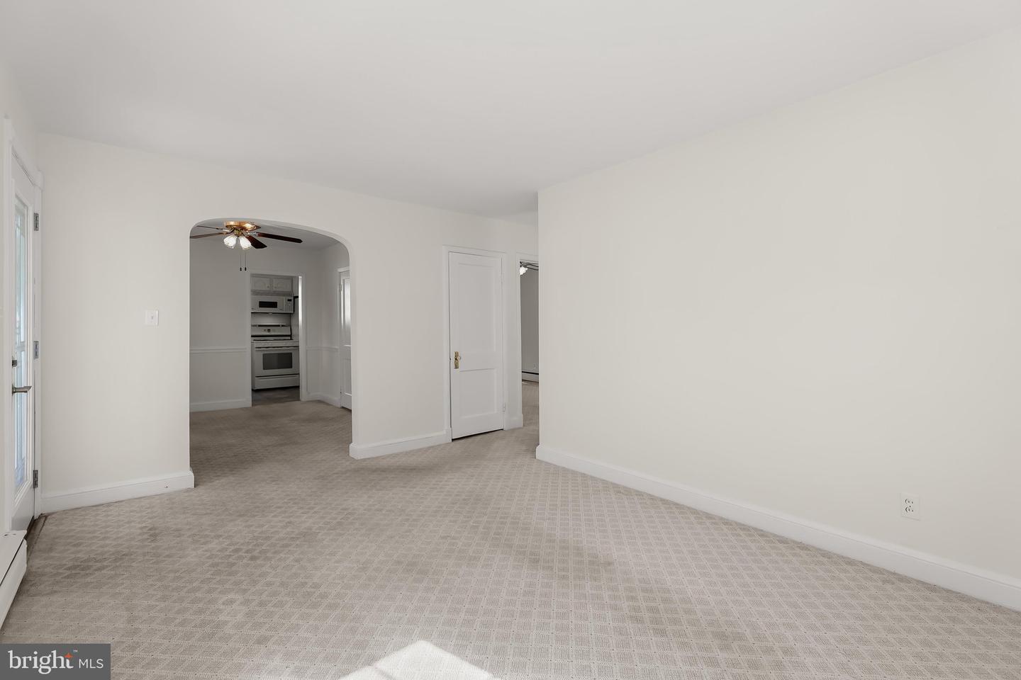 159 Sanford Ave Property Photo 4