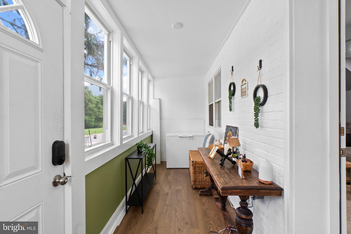 610 Meadow Rd Property Photo 3