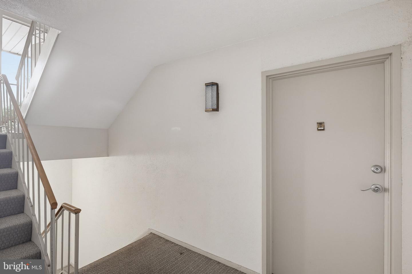 13 Suntop Ct #101 Property Photo 3