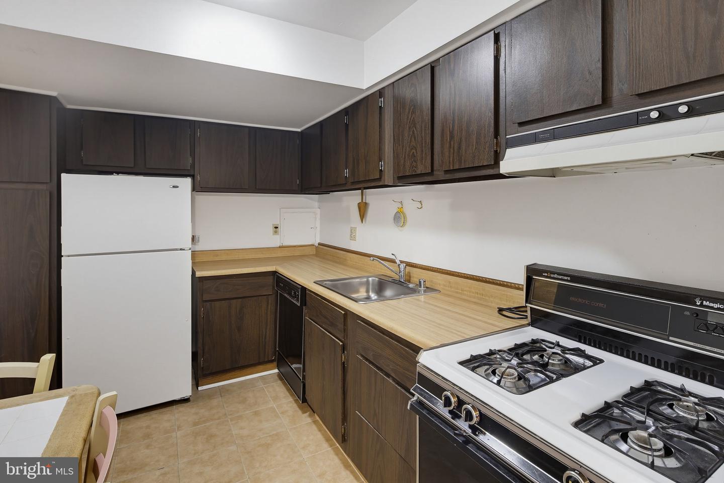 13 Suntop Ct #101 Property Photo 16