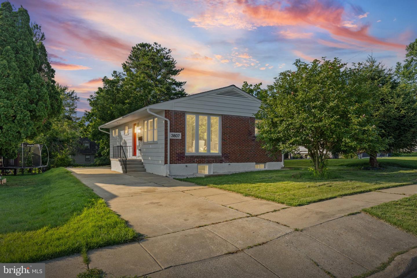3807 Byfield Rd Property Photo 1