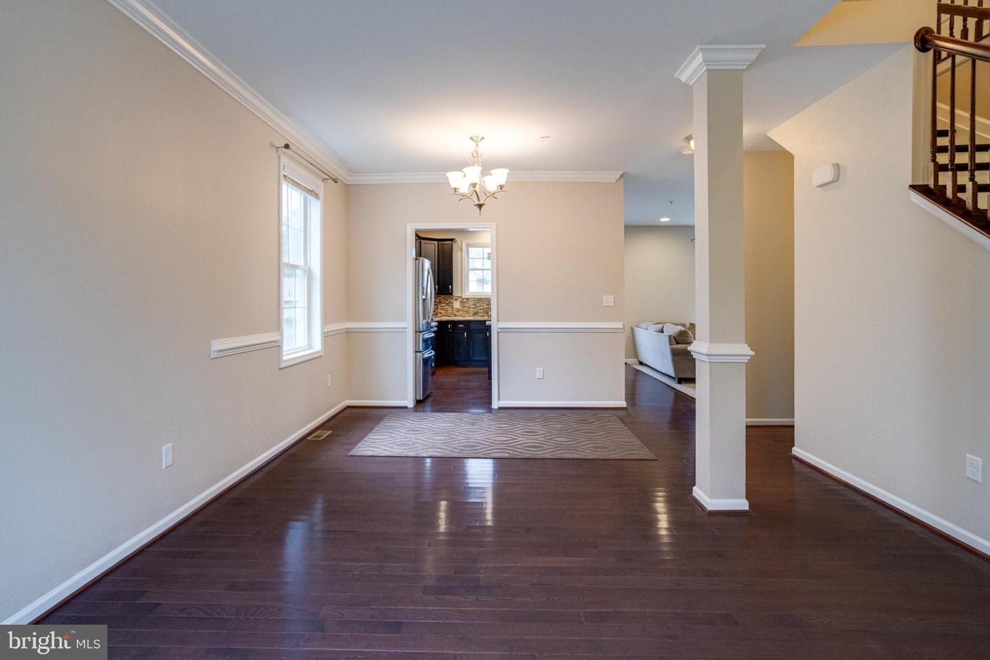 1236 Frances Pl Property Photo 6