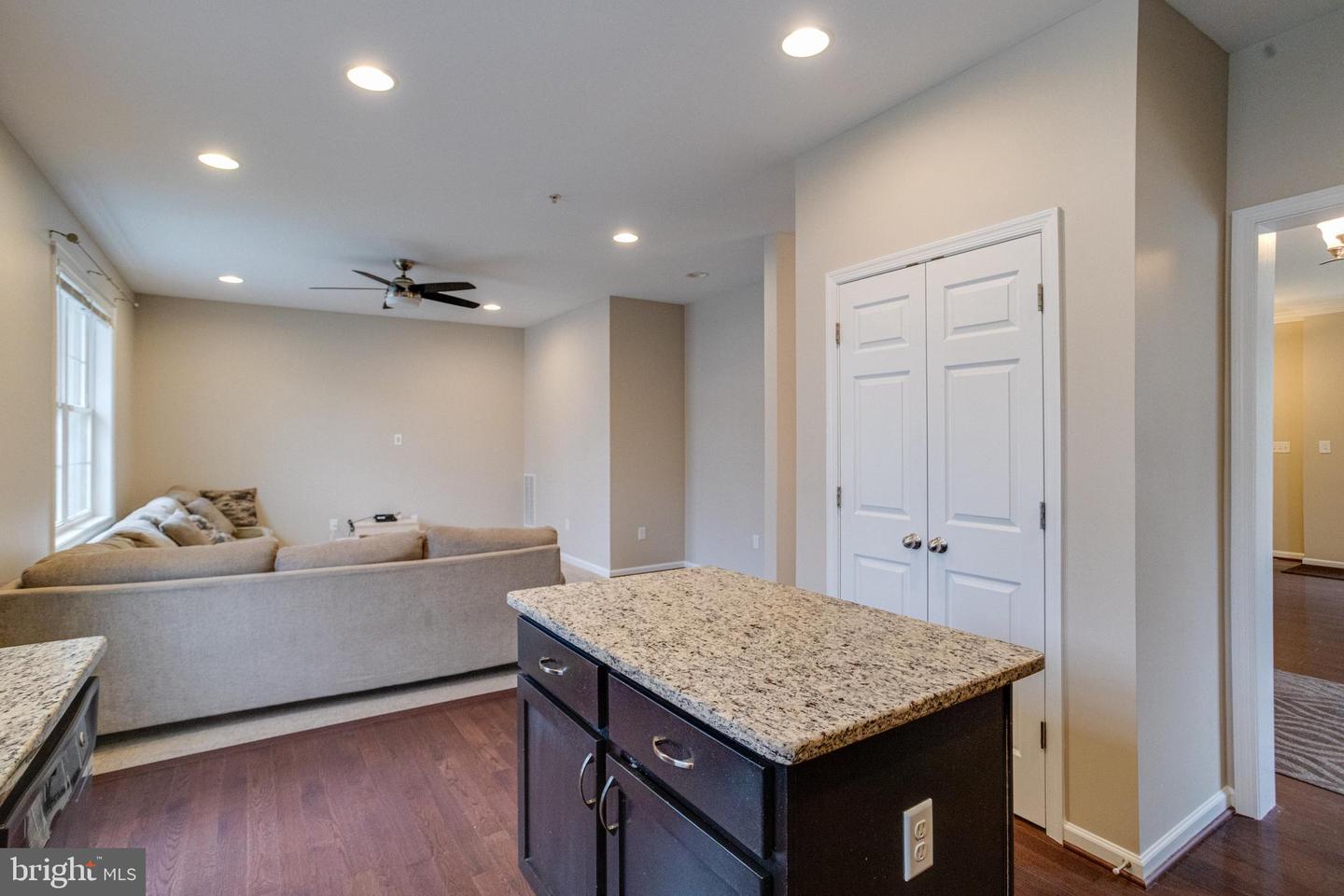 1236 Frances Pl Property Photo 24