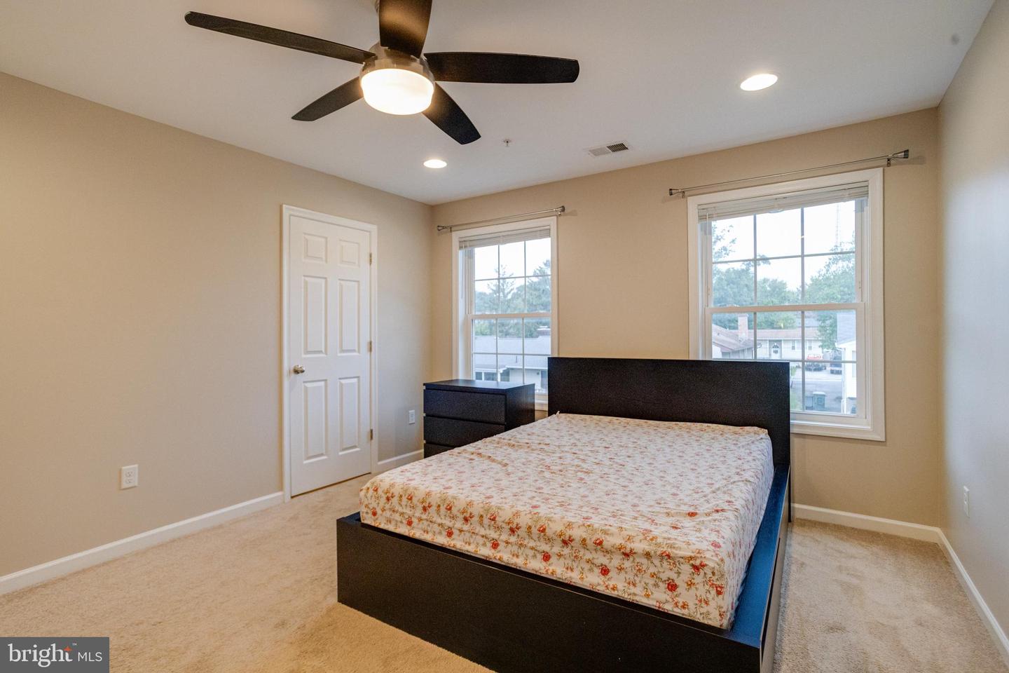 1236 Frances Pl Property Photo 32