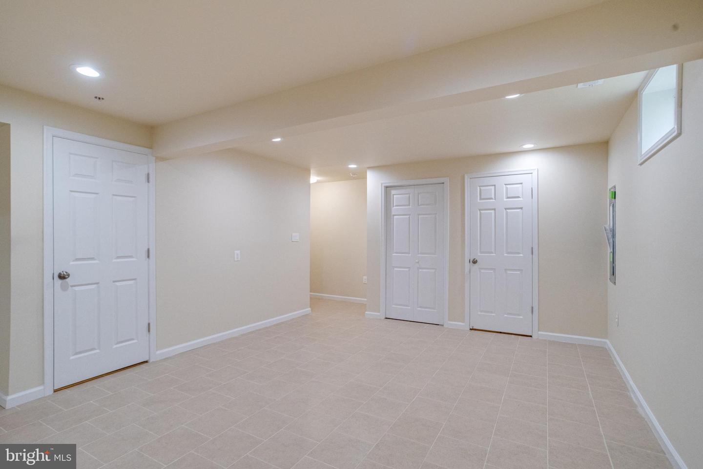 1236 Frances Pl Property Photo 57