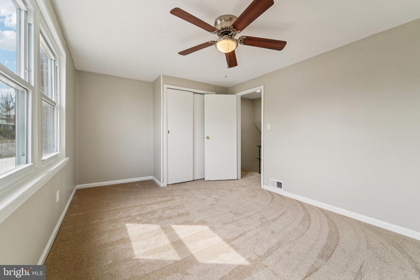 7926 Bank St Property Photo 14