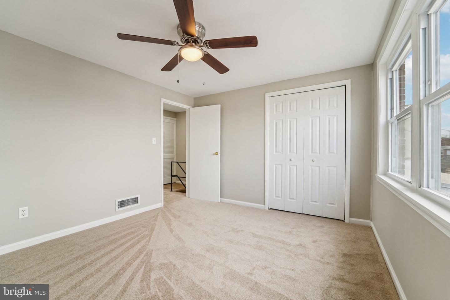 7926 Bank St Property Photo 17