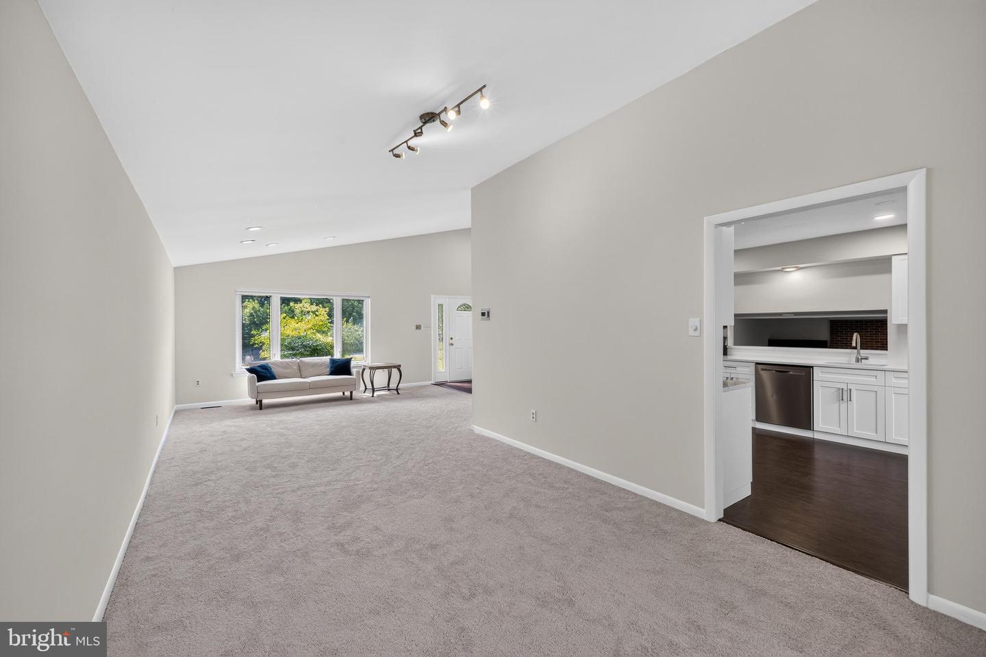 11 Valley Glen Ct Property Photo 9